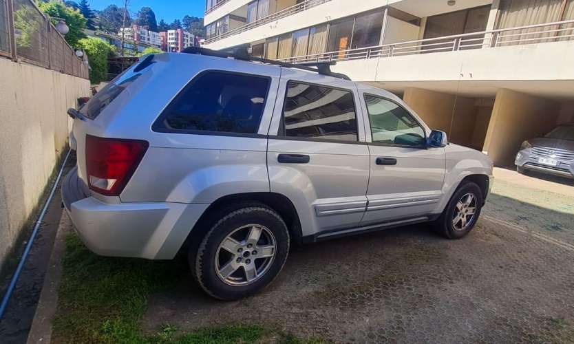 JEEP GRAND CHEROKEE LAREDO