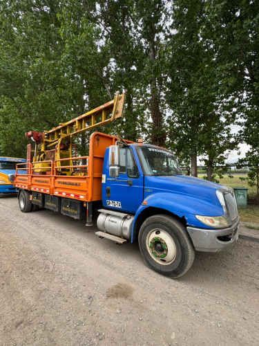 Camion con Perforadora de Pozos