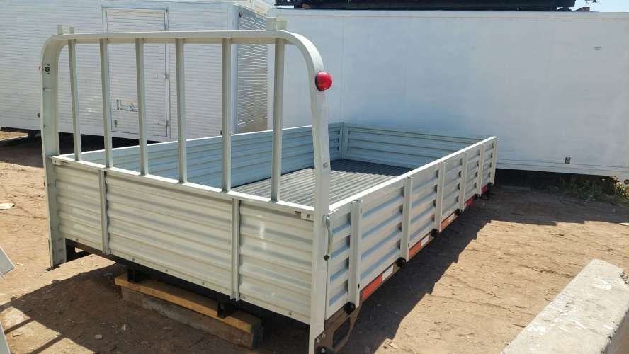 Carrocería Plana con Barandas 4.37 de largo y 2.20 de ancho