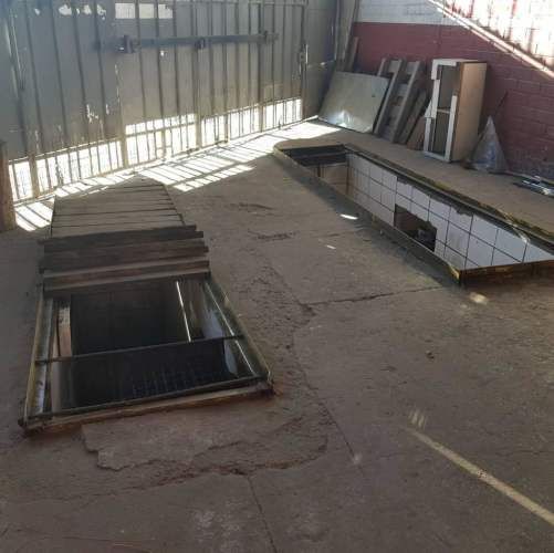 Galpón 135 mts + casa= 263 M2