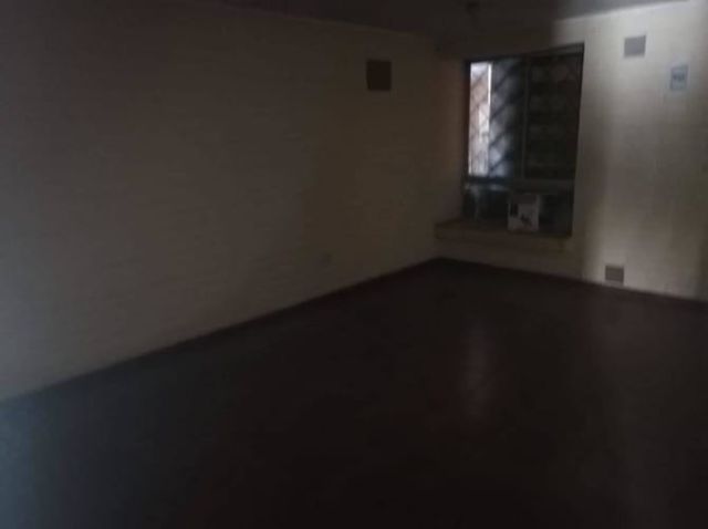 Galpón 135 mts + casa= 263 M2