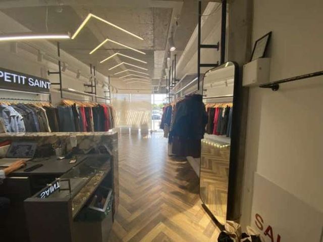 LOCAL COMERCIAL EN STRIPCENTER 53 M2