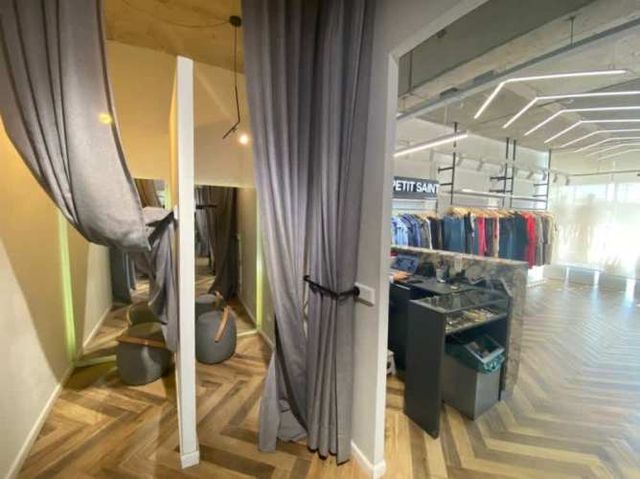 LOCAL COMERCIAL EN STRIPCENTER 53 M2