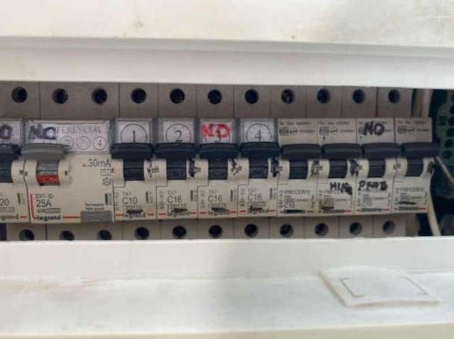 LOCAL COMERCIAL EN STRIPCENTER 53 M2