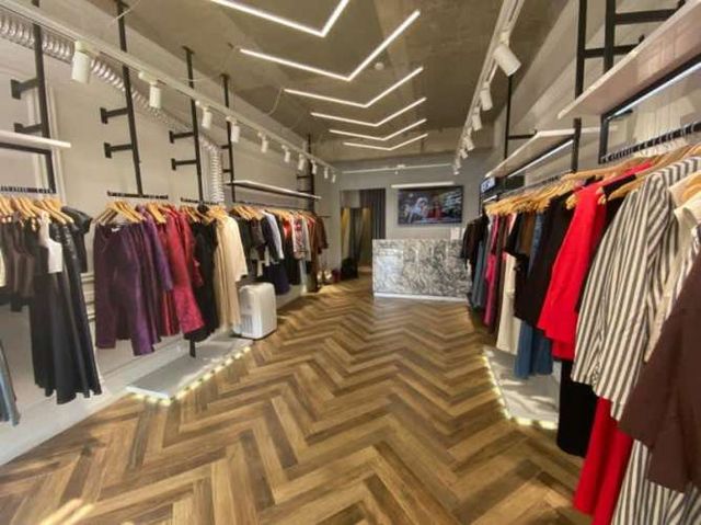 LOCAL COMERCIAL EN STRIPCENTER 53 M2