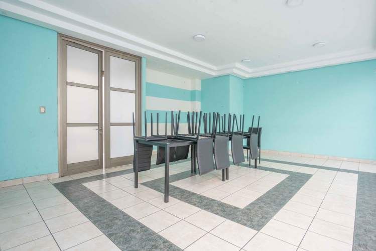 San Martín 870 (1 Bod) [1059-1]