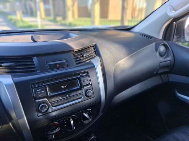 Camioneta Nissan NP300