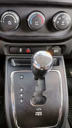 Jeep Compass 4x2, única dueña, año 2016, 67.200 Km., excelente estado