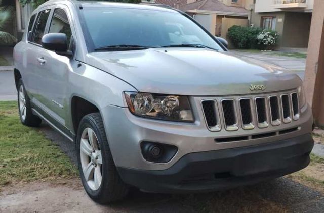 Jeep Compass 4x2, única dueña, año 2016, 67.200 Km., excelente estado