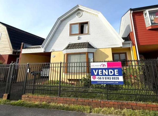 Se vende casa, con dos departamentos, sector Valle Volcanes (Todo regularizado)