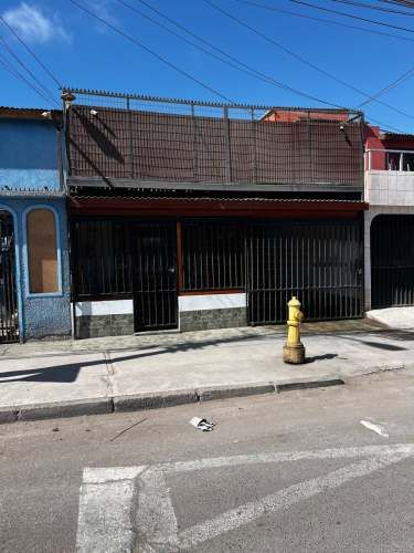 Se vende casa en calle Cerro Esmeralda con Av Perez Opazo, Alto Hospicio
