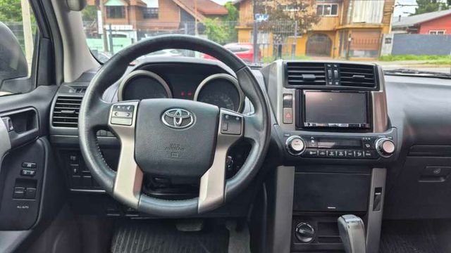 TOYOTA LAND CRUISER PRADO 2013