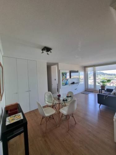 Departamento amoblado frente al mall del trebol