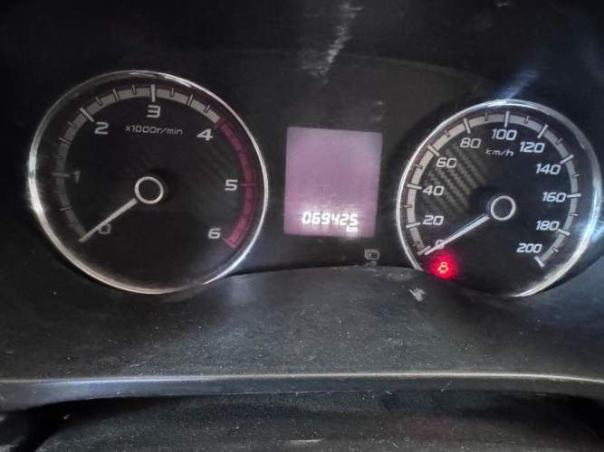 Mitsubishi L200 equipo de frío