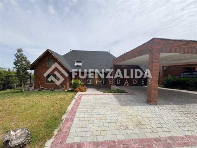 CASA Quilín Sur/Álvaro Casanova/Las Pircas