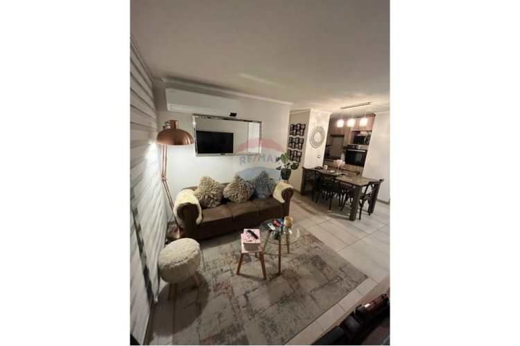 Hermoso departamento a pasos de metro lo vial