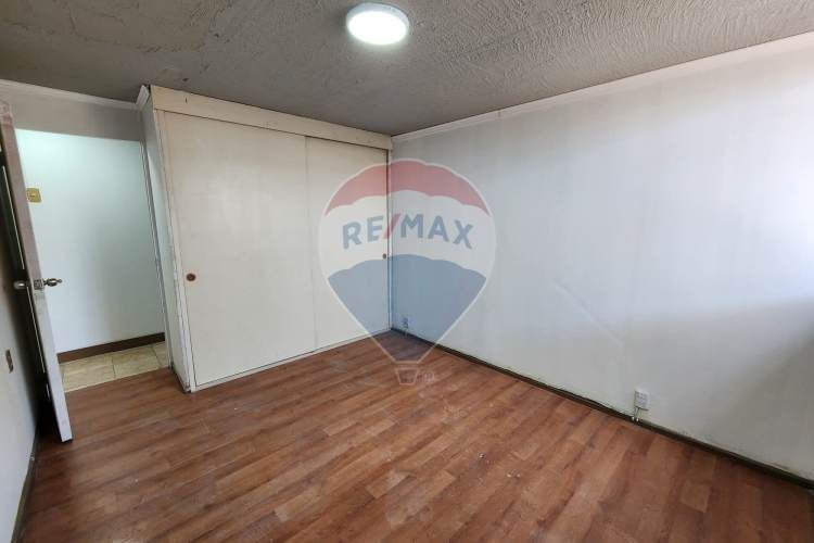 ¡casa ideal en la cisterna, amplio patio!