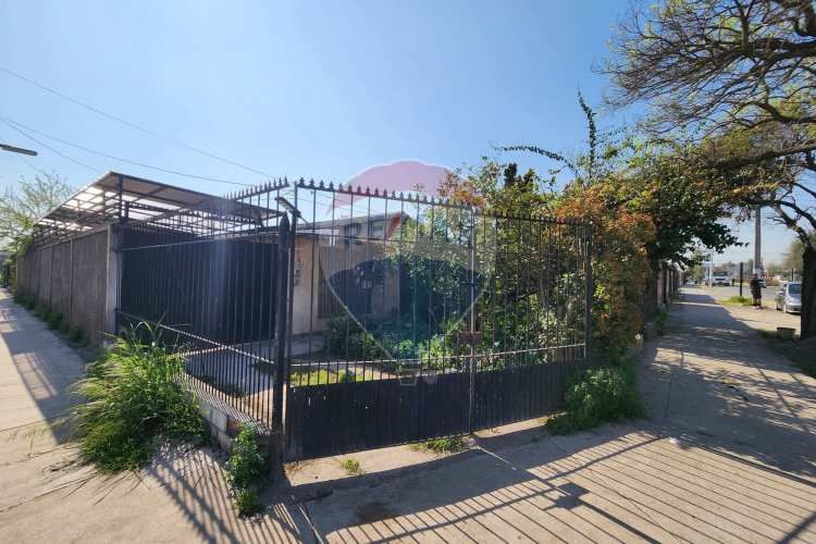 ¡casa ideal en la cisterna, amplio patio!