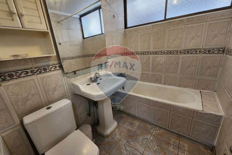 ¡casa ideal en la cisterna, amplio patio!