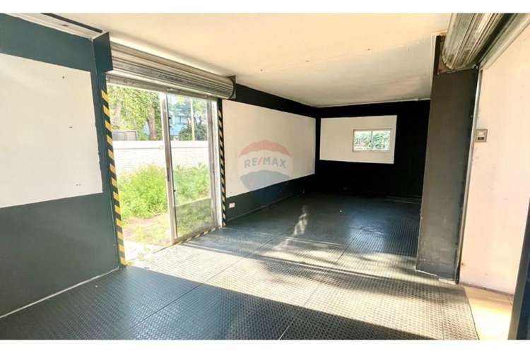 Casa esquina con uso de cafetería en apoquindo