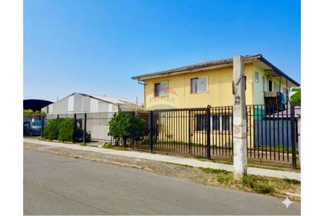 Oportunidad ! casa con gran espacio de bodegaje