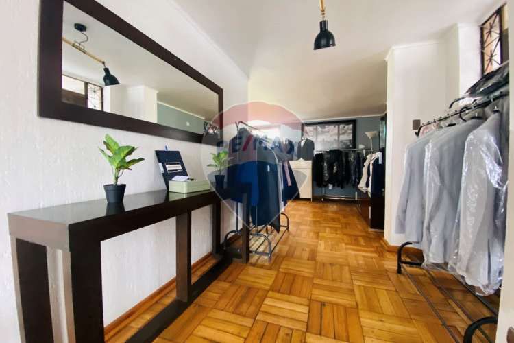 Precio rebajado! 766 mt2 terreno!