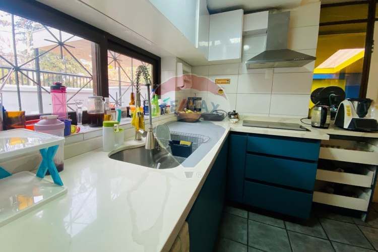 Precio rebajado! 766 mt2 terreno!