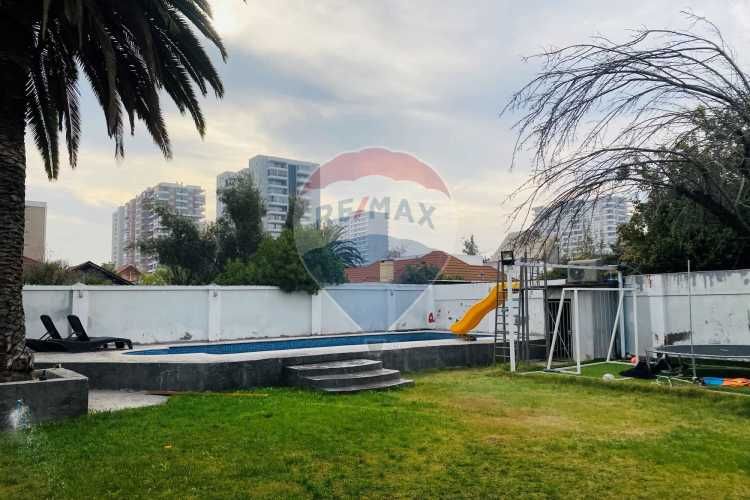 Precio rebajado! 766 mt2 terreno!