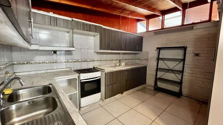 CASA EN QUILICURA: 3 HAB, 2 BAÑOS