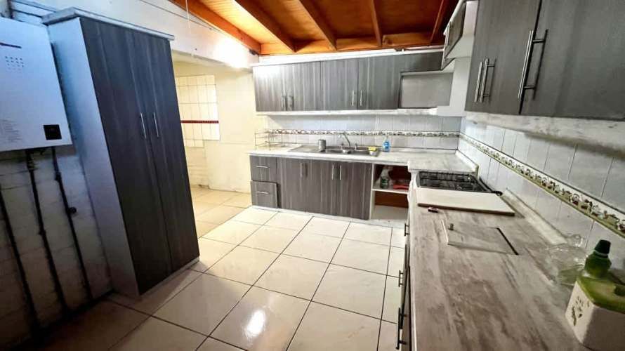 CASA EN QUILICURA: 3 HAB, 2 BAÑOS