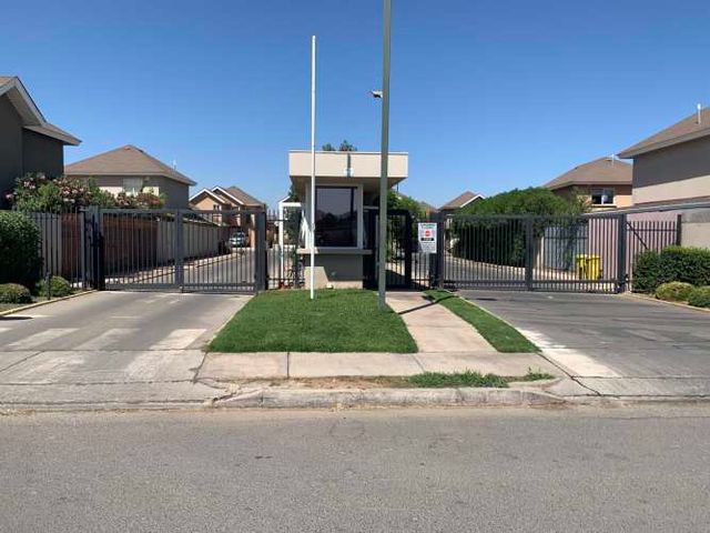 ARRIENDO CASA EN CONDOMINIO 3HAB 3BA COLINA