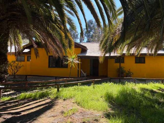 HERMOSA PARCELA EN VENTA CON DOS CASAS , QUINCHO Y PISCINA