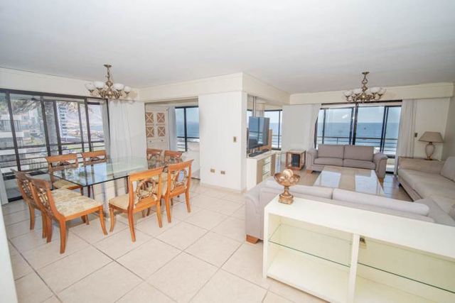 VENTA AMPLIO Y EXCLUSIVO DEPARTAMENTO FRENTE AL MAR