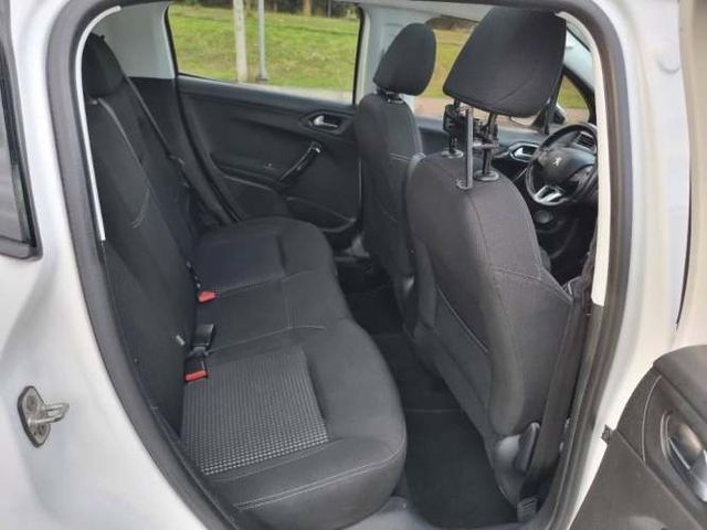 Peugeot 208 bluehdi 100 hp. 1.6 fabricado en Francia. Version allure. Año 2019. Mecánico caja 5 vel. Full. Equipo.