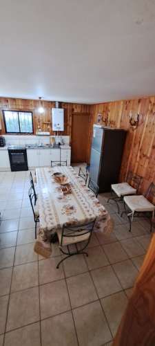 Pucón, amplias cabañas, piscinas, quinchos, tenis