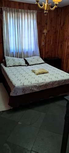 Pucón, amplias cabañas, piscinas, quinchos, tenis