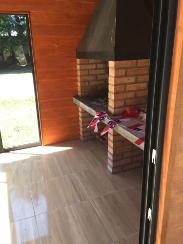 Pucón, amplias cabañas, piscinas, quinchos, tenis