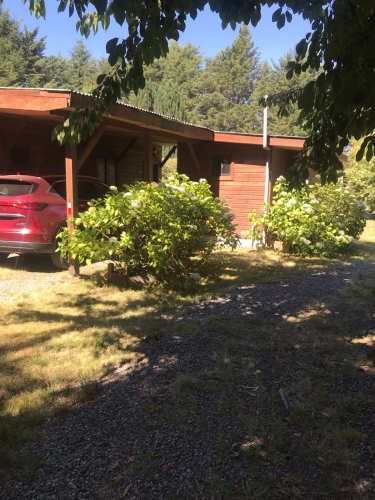 Pucón, amplias cabañas, piscinas, quinchos, tenis