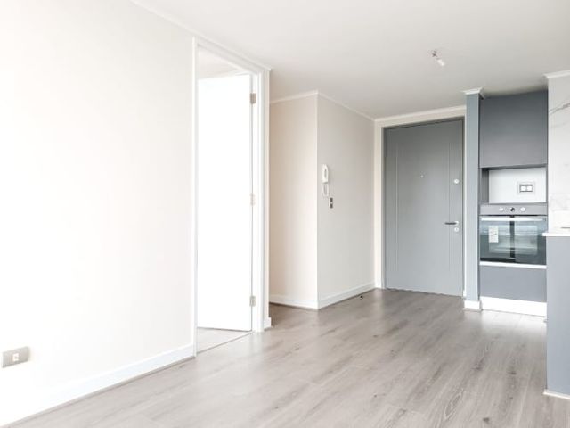 Av. María Rozas Velá (1 Est /1 Bod) [2744-1]