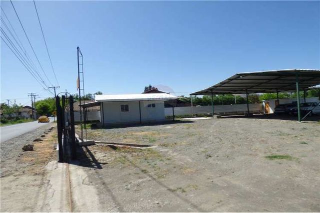 Oportunidad  terreno uso comercial y habitacional