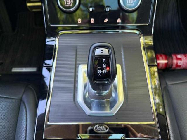 Land Rover Evoque Dynamic SE R (2024)