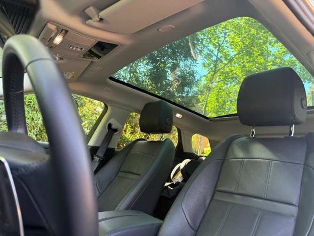 Land Rover Evoque Dynamic SE R (2024)