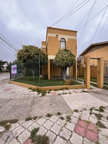 HERMOSA CASA ESQUINA EN LA SERENA