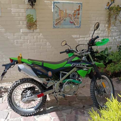 Vendo moto Kawasaki KLX 150 CC, 2018