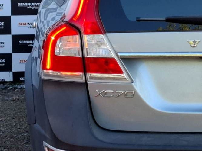VOLVO XC70 2015