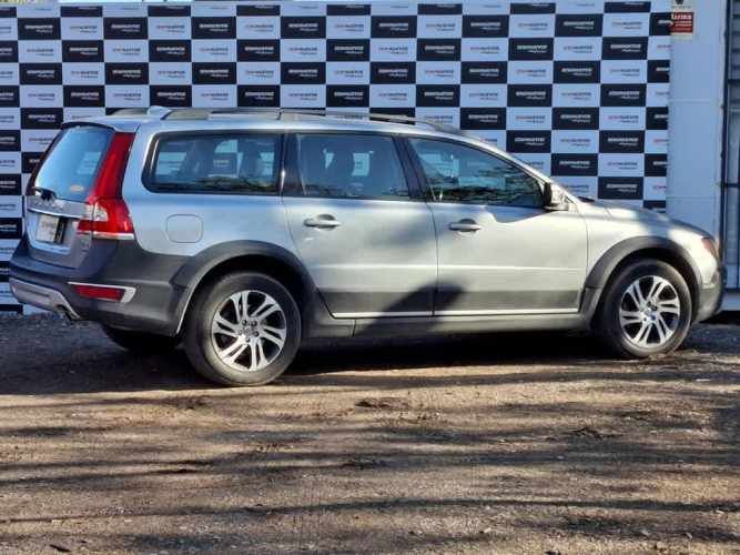 VOLVO XC70 2015