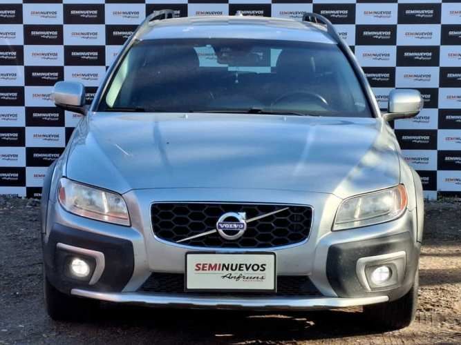 VOLVO XC70 2015