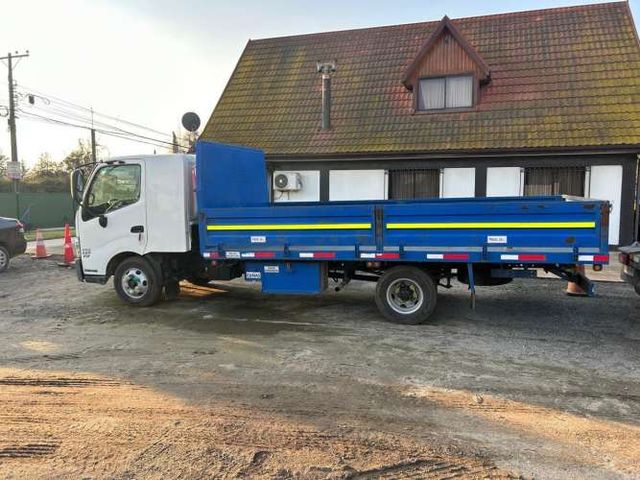 Se vende Camión Hino 2022