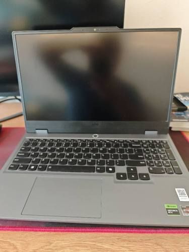 Se vende notebook Lenovo LOQ Nuevo con Boleta NO CONVERSABLE