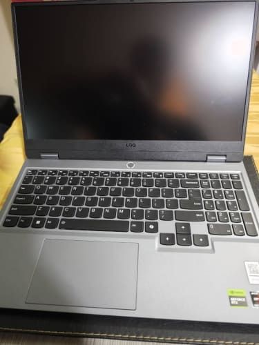 Se vende notebook Lenovo LOQ Nuevo con Boleta NO CONVERSABLE